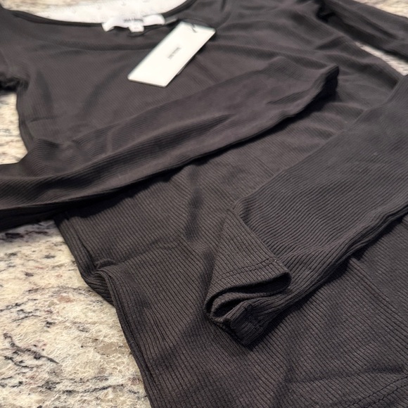 Joah Brown Classic Scoop Neck Long Sleeve in Vintage Black - Picture 7 of 8